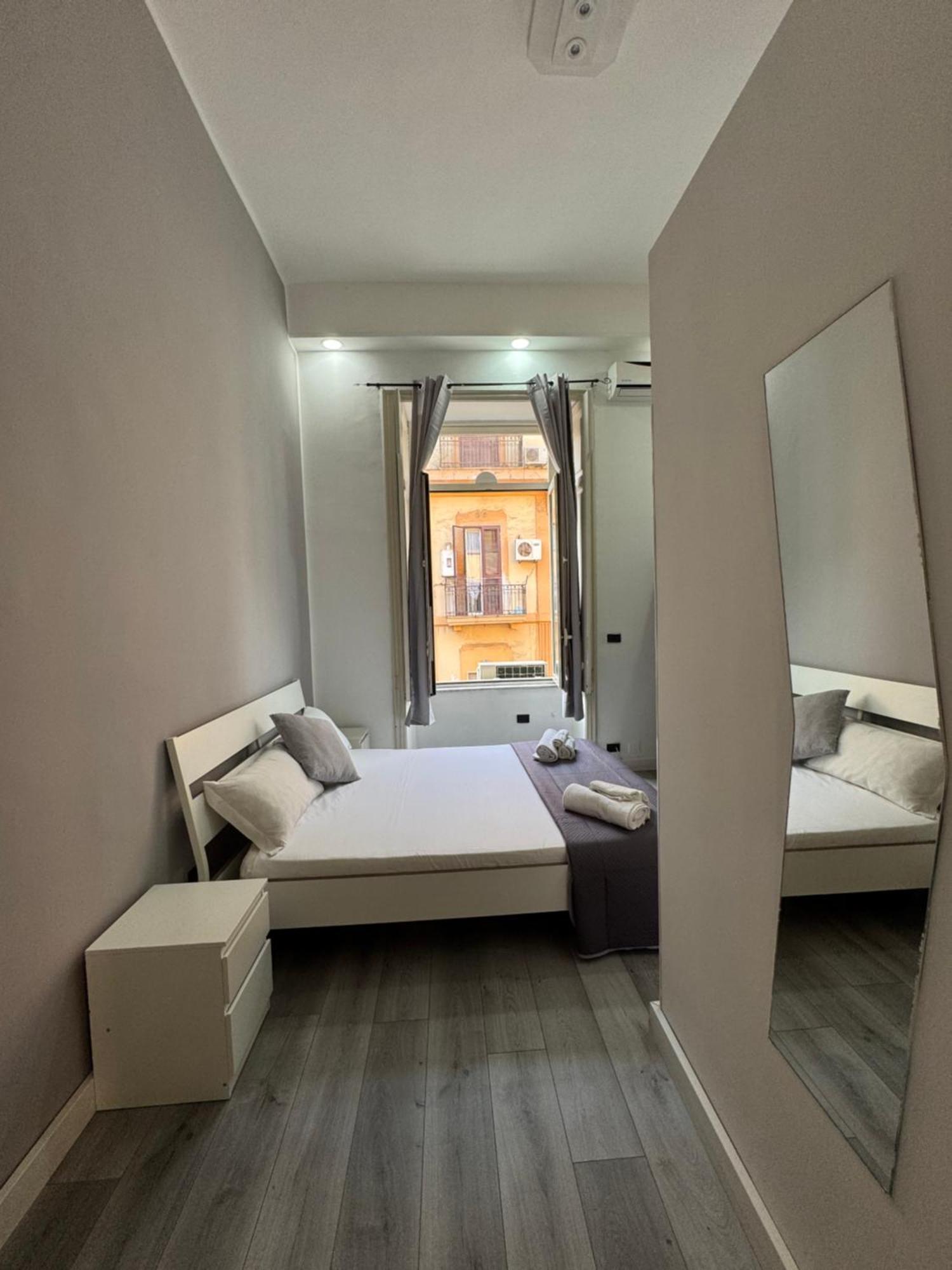 Adda Passa A Nuttat Bed & Breakfast Napoli