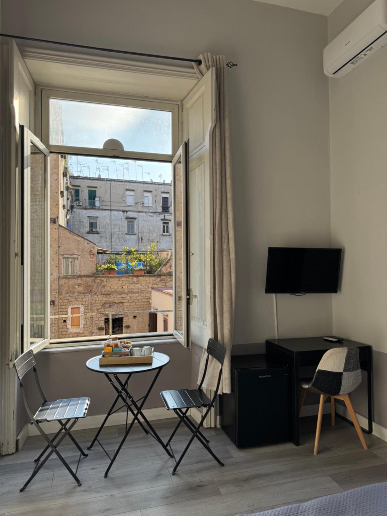 Bed & Breakfast Adda Passa A Nuttat Napoli