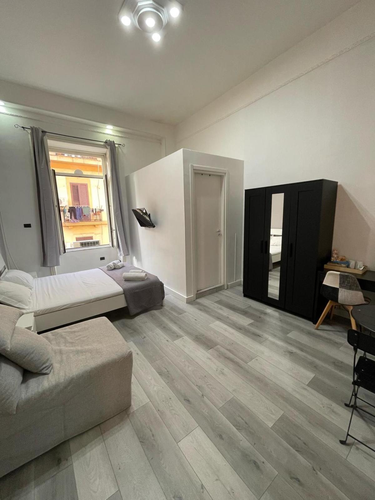 Bed & Breakfast Adda Passa A Nuttat Napoli